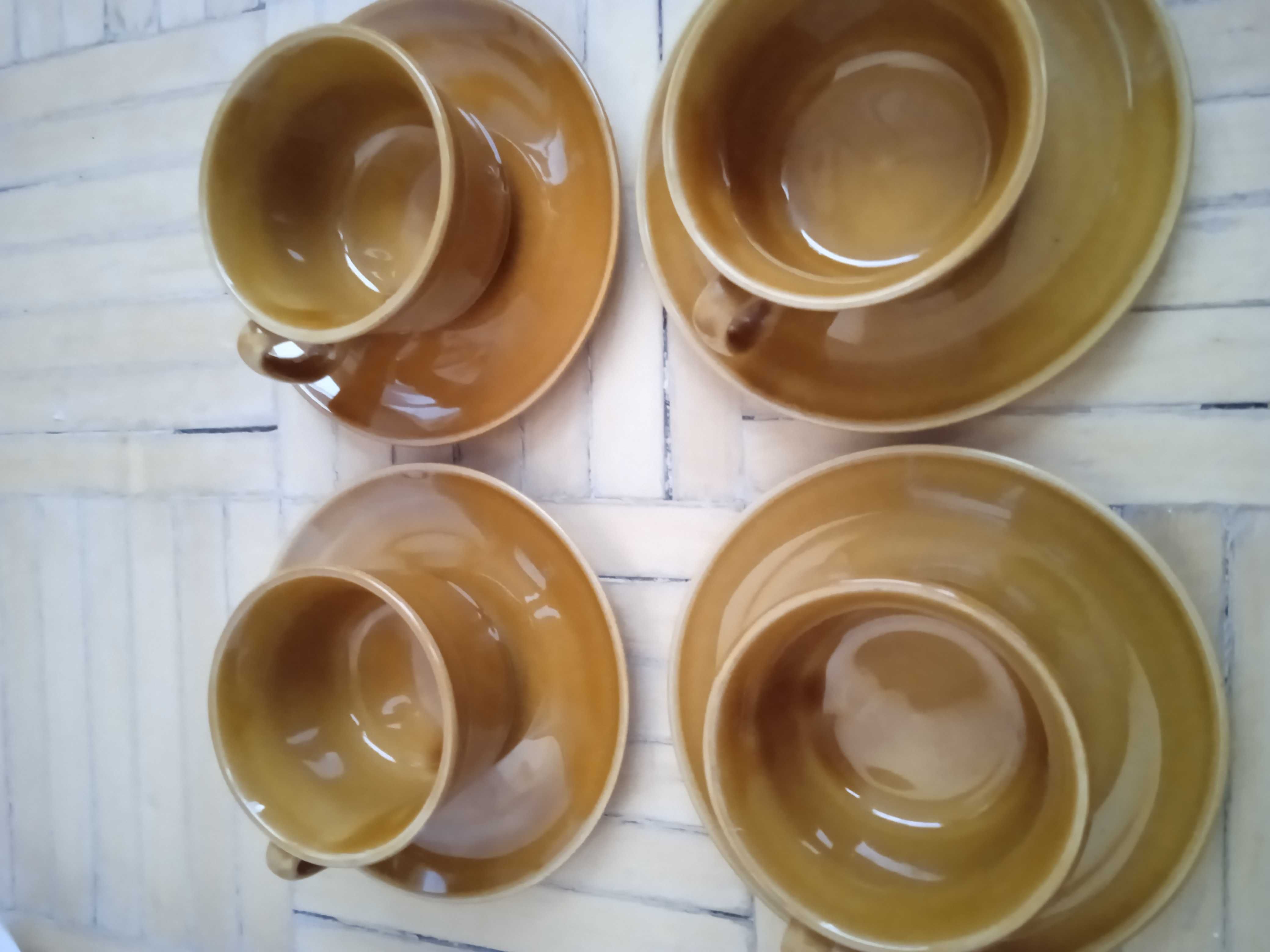 zestaw porcelitu retro  filiżanki ze spodkiem oraz kokliki.