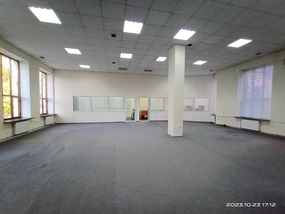 Сдам тихий офис 330м² Open Space +5каб/ Довженко,4/ Шевченко/ Мебель