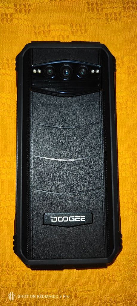 Телефон DOGEE S100