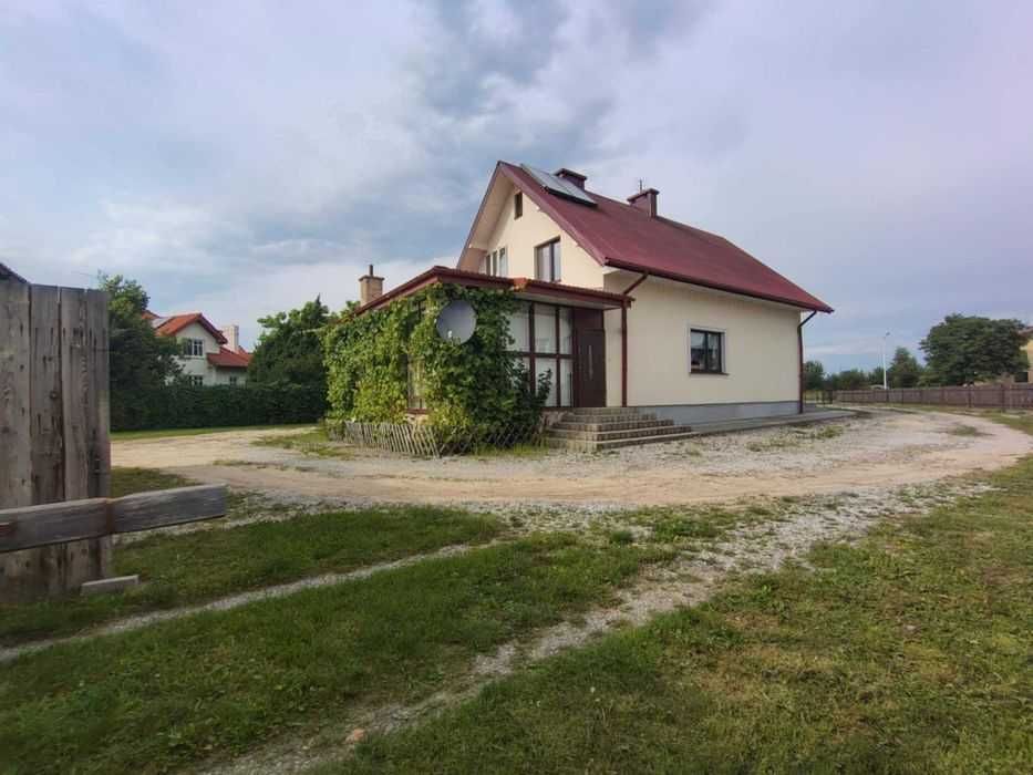 Dom wolnostojący w spokojnej okolicy – okazja!