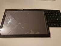 Tablet Alcatel com ecrã danificado