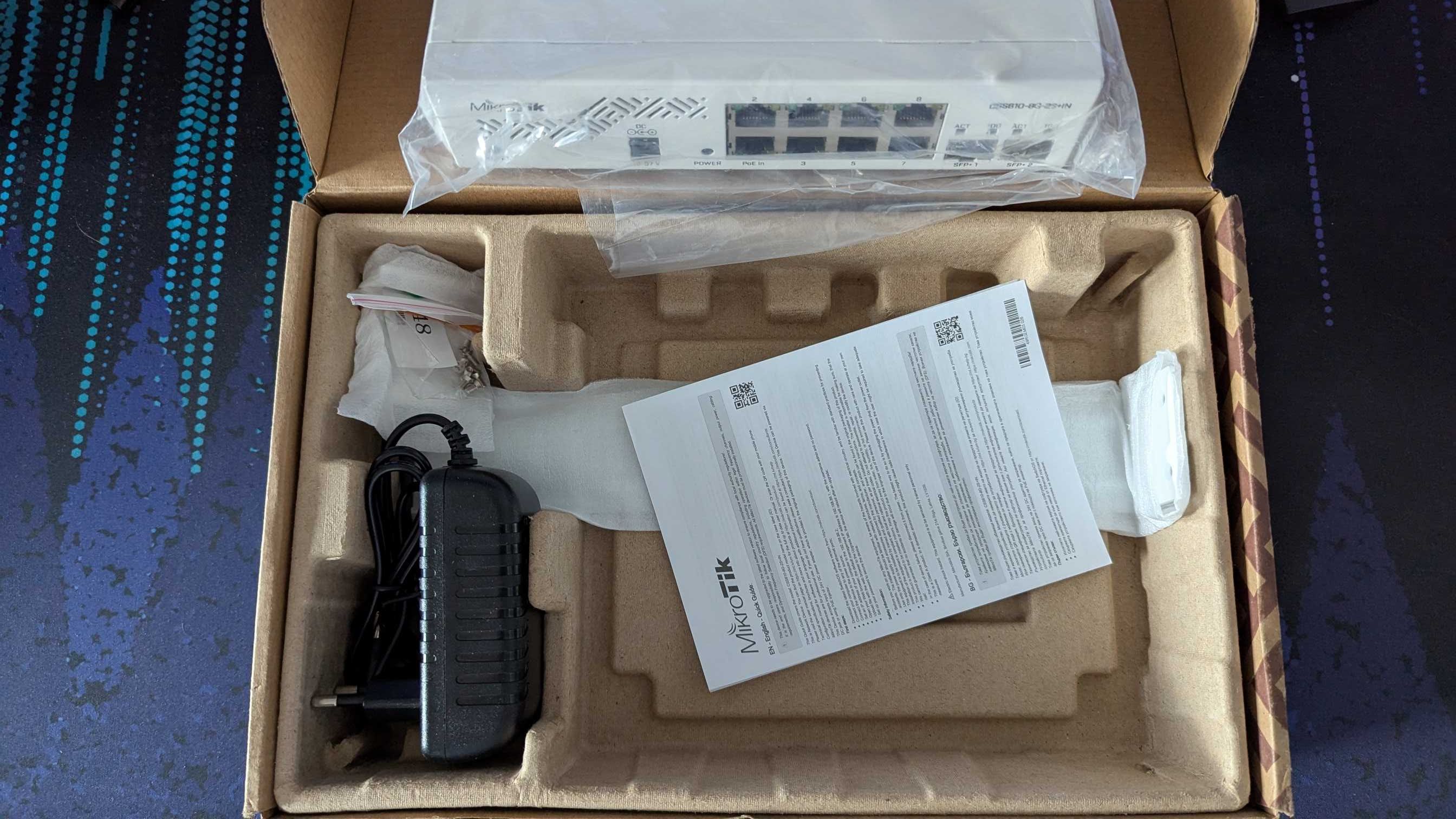 Керований комутатор Mikrotik CSS610-8G-2S+IN