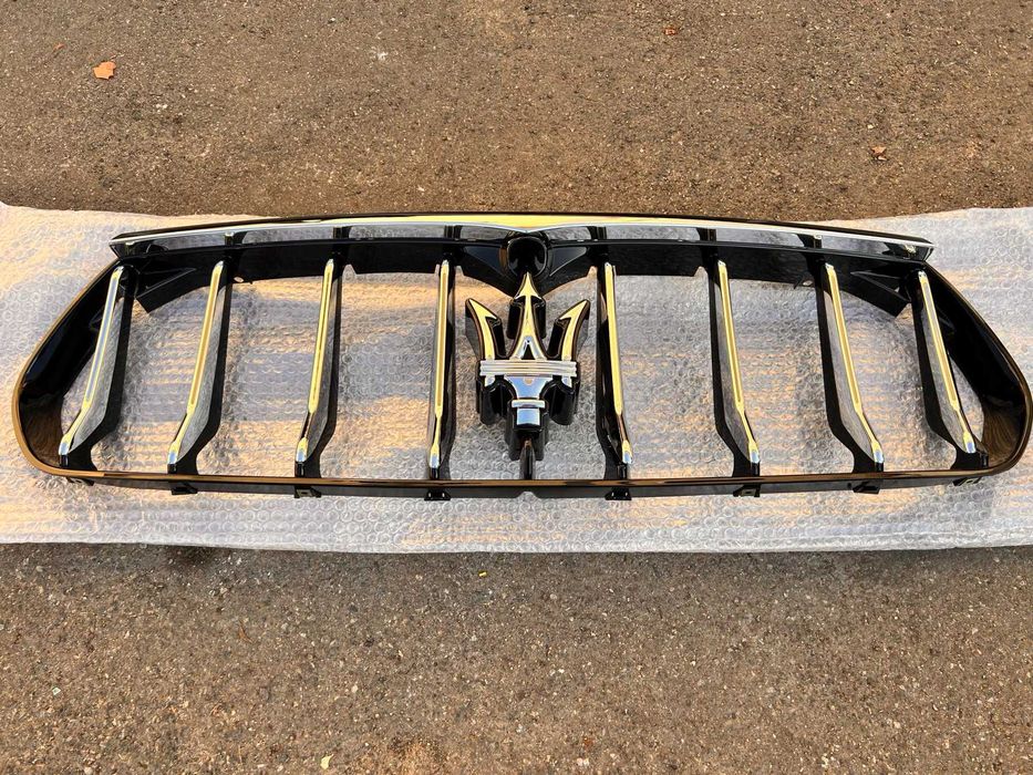 Maserati Levante Решетка радиатора