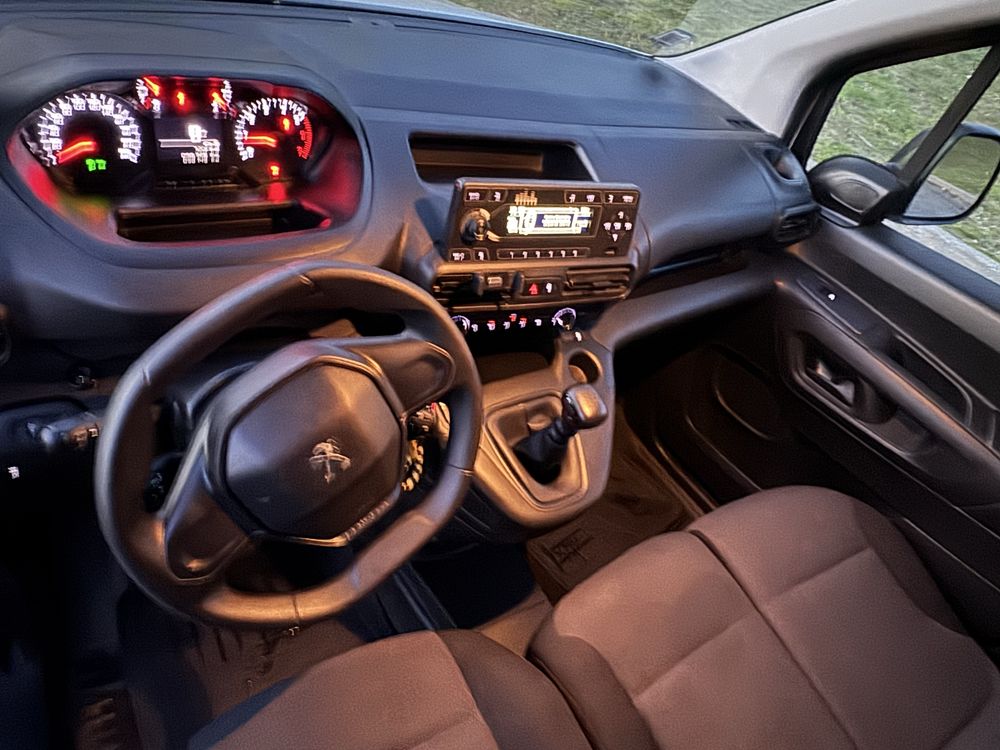 Peugeot partner semi-nova