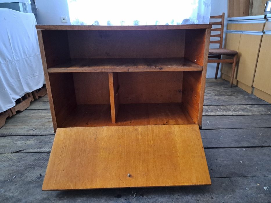 Тумба. Виготовлена в СРСР.