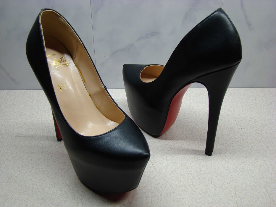Christian Louboutin r.37 czarne szpilki z czerwoną podeszwą nowe