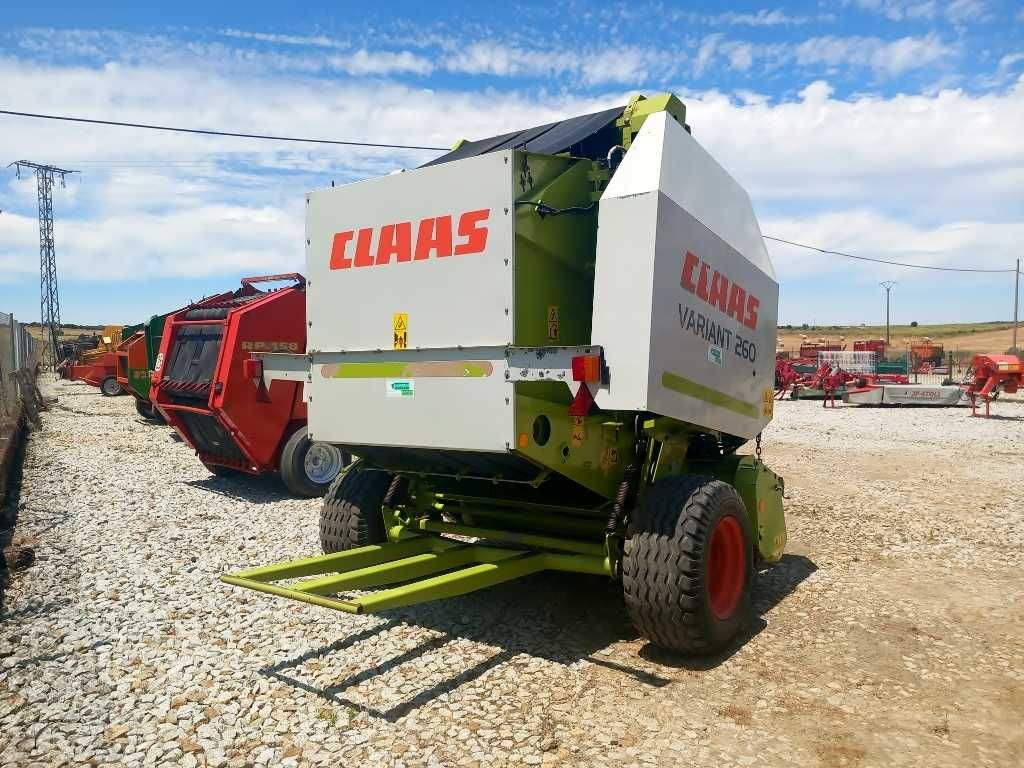Enfardadeira de rolos Claas Variant 260