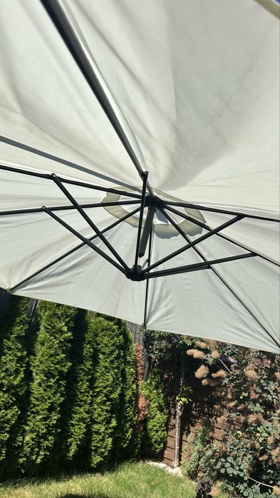 Parasol ogrodowy z podstawą marmurową