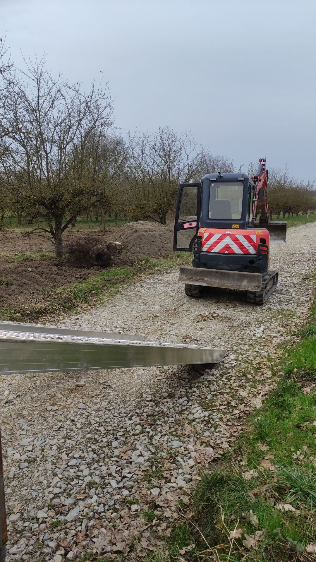 Ziemia  Piasek zasypowy  koparka 3,5tony transport