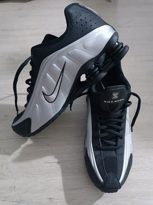 Nike Shox R4 нові