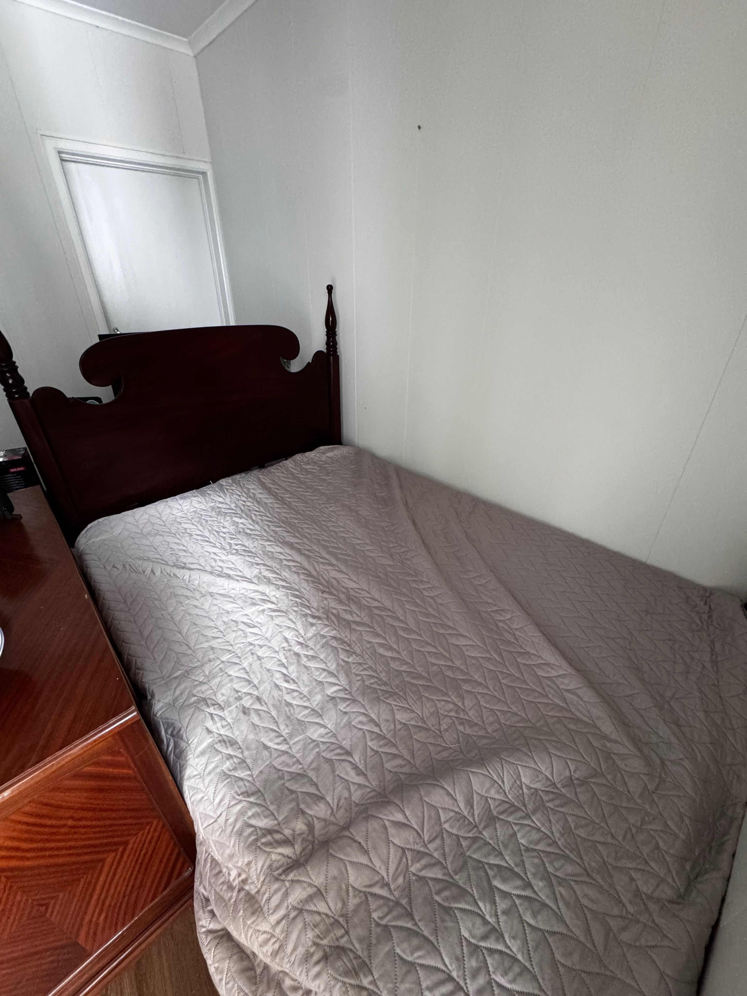 Vendo cama corpo e meio - povoação
