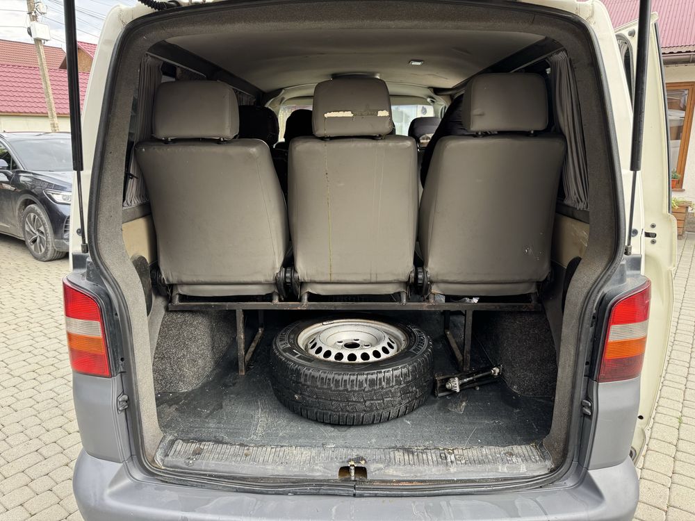 Volkswagen Transporter  2006р 8+1 пасажир  1.9 tdi