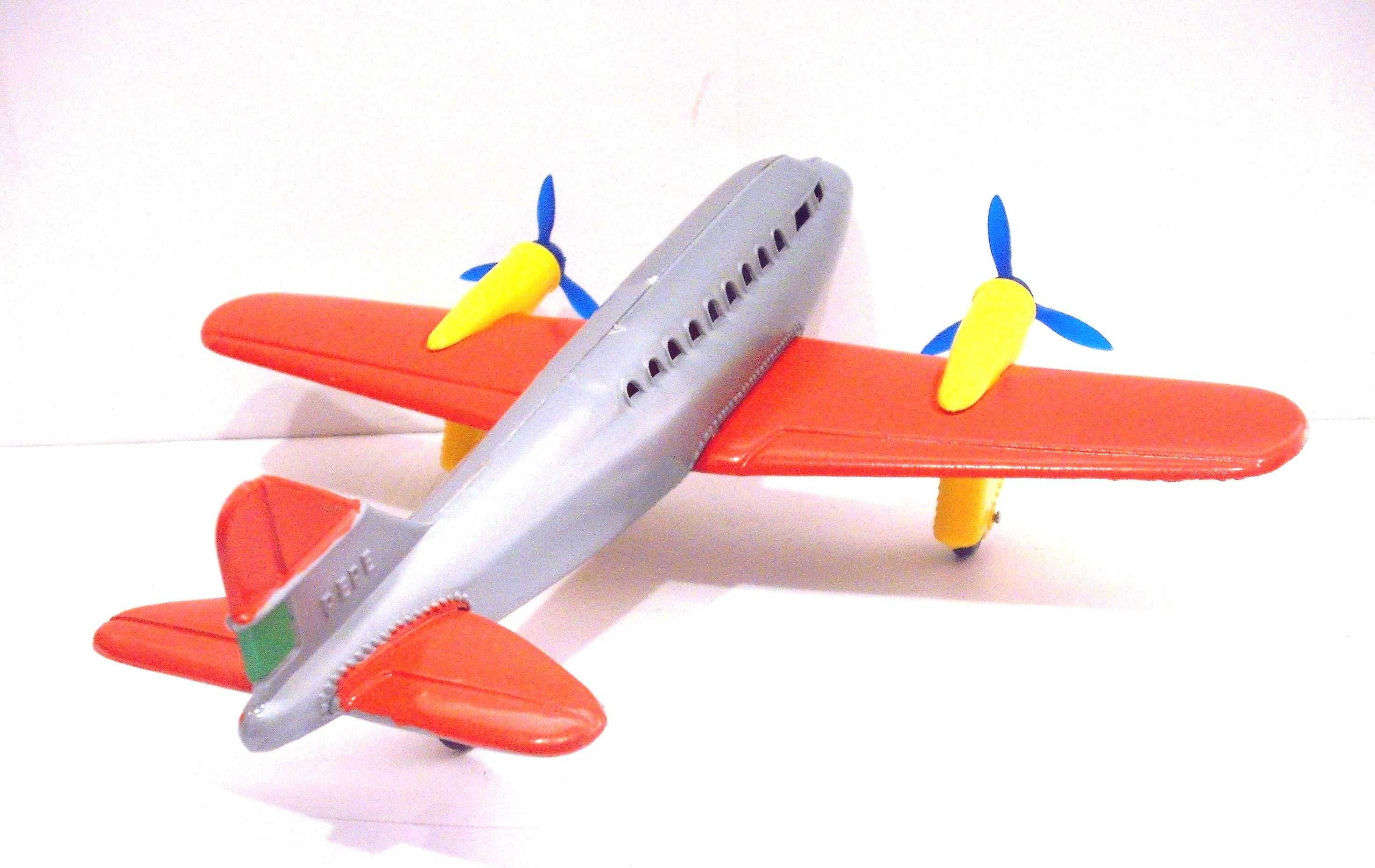 PEPE - JATO - Avião Douglas antigo