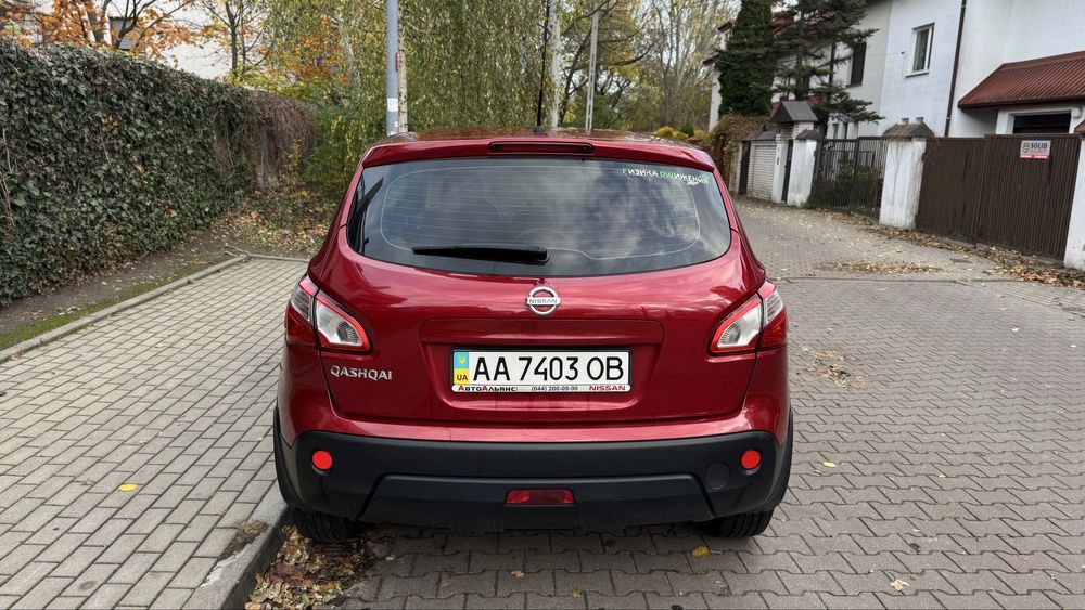 Автомобиль Nissan Qashkai 2013 CVT 1.6