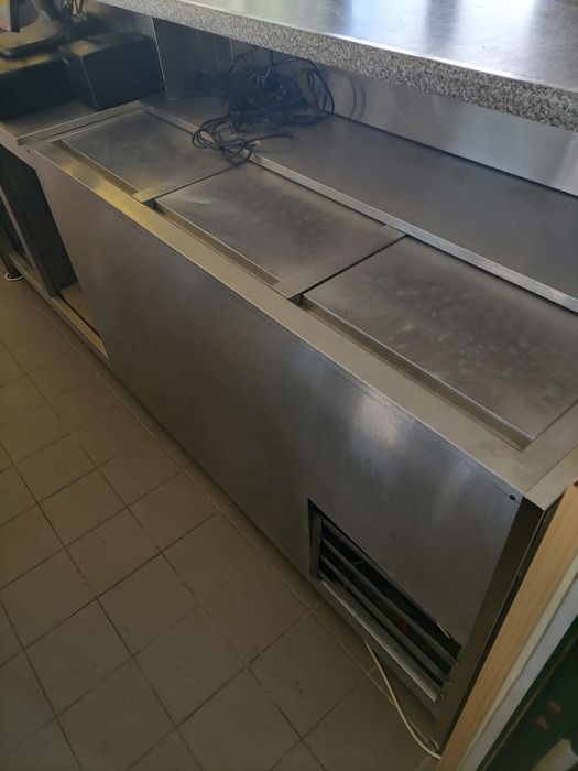 Arrenda Loja / Café no Mercado de Vila Viçosa