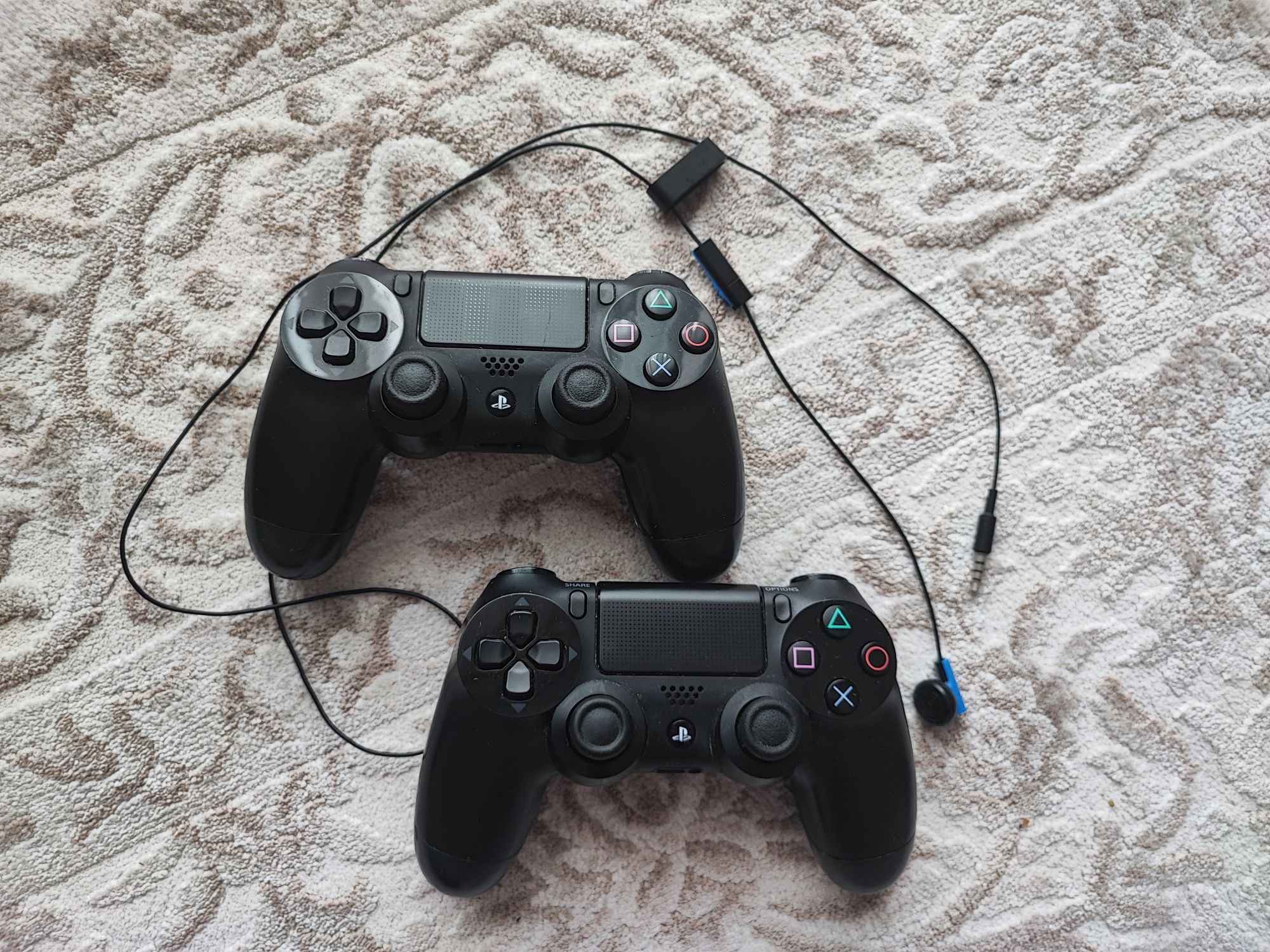 Konsola PlayStation 4
