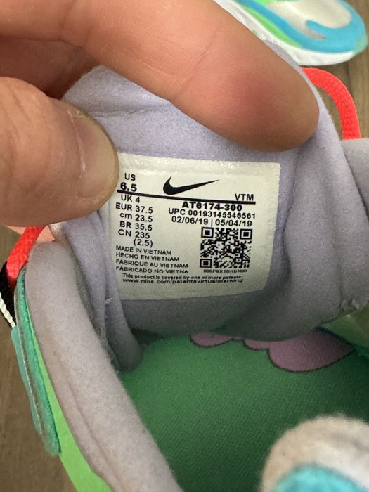 Кроссовки  Nike Air Max 270 React AT6174-300
