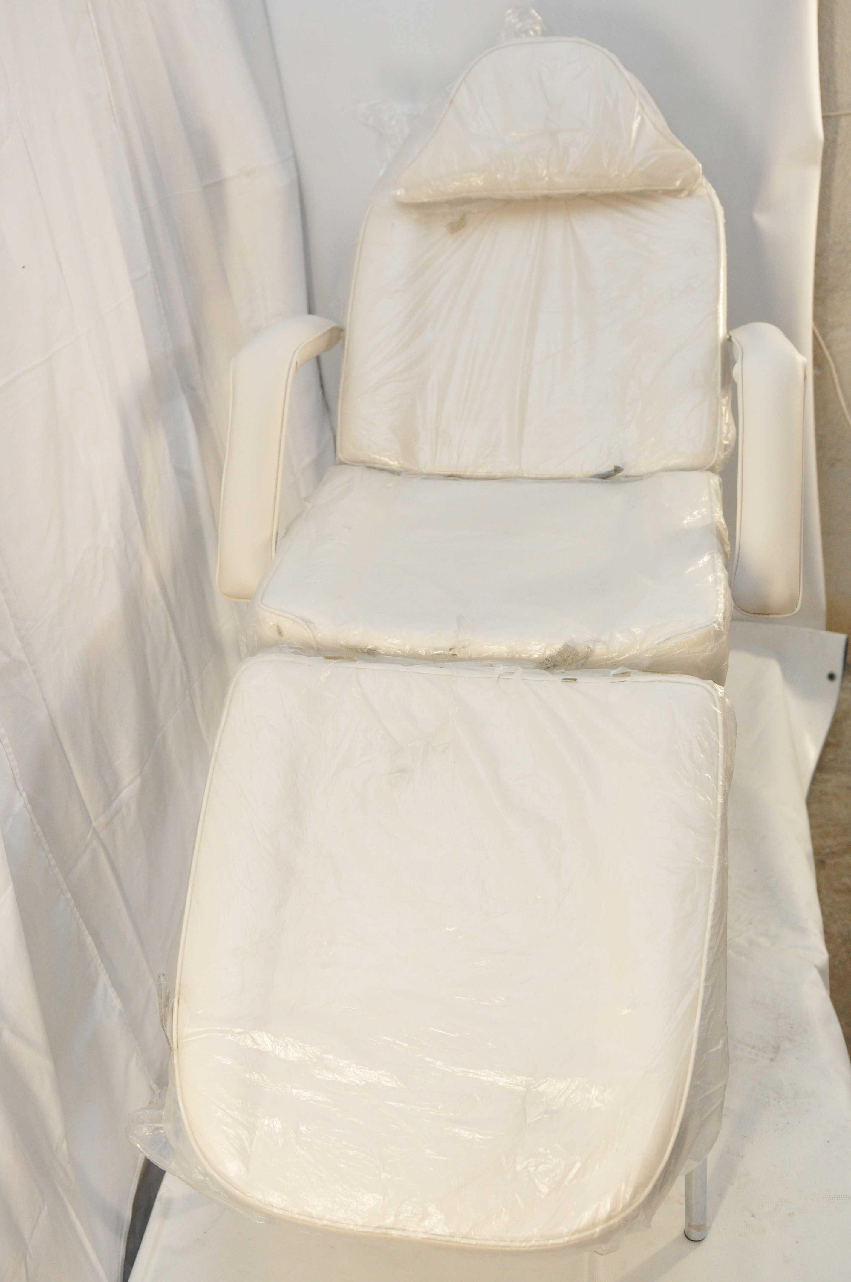 Fotel kosmetyczny / do masażu  ruchomy stan bdb