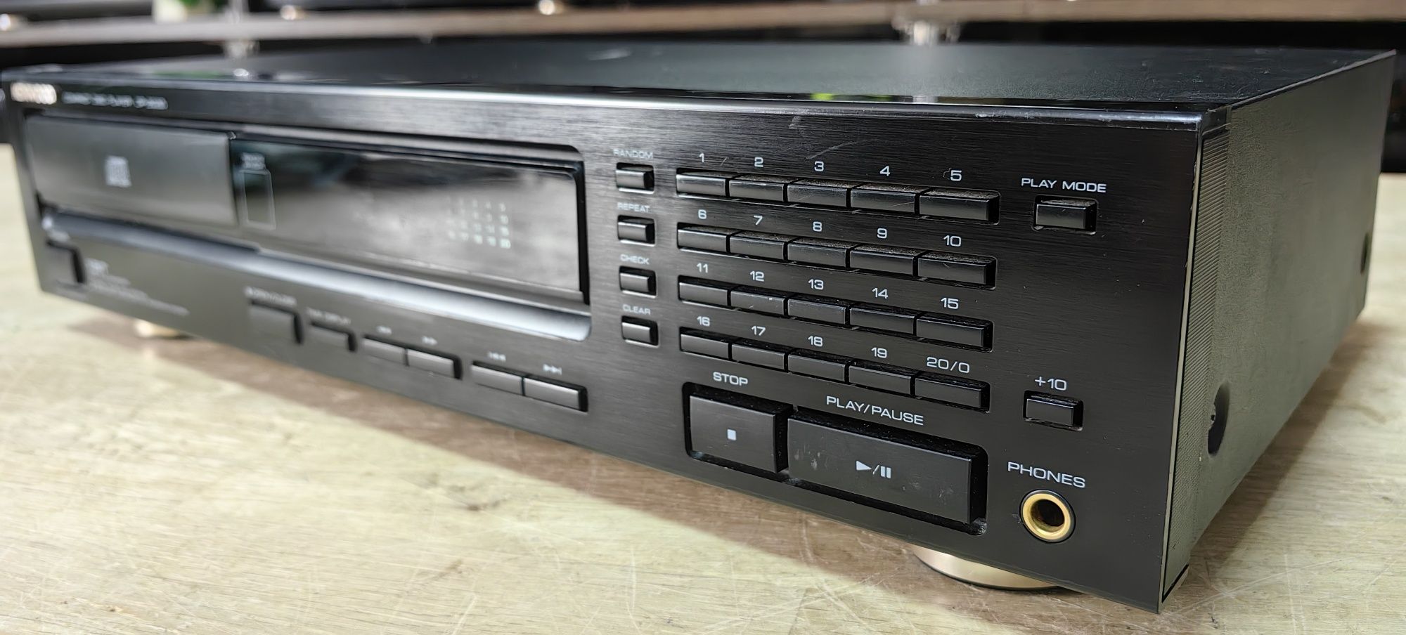 CD програвач Kenwood DP-2030