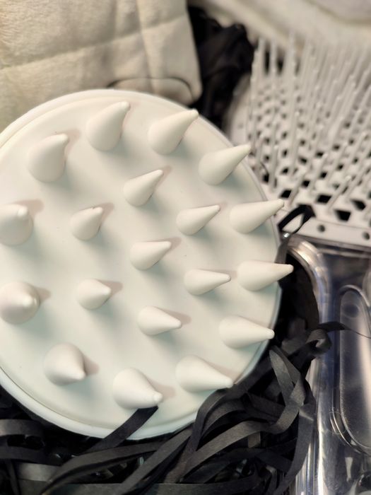 Пухнастий подарунковий боксик в білому кольорі, для дівчини!!!