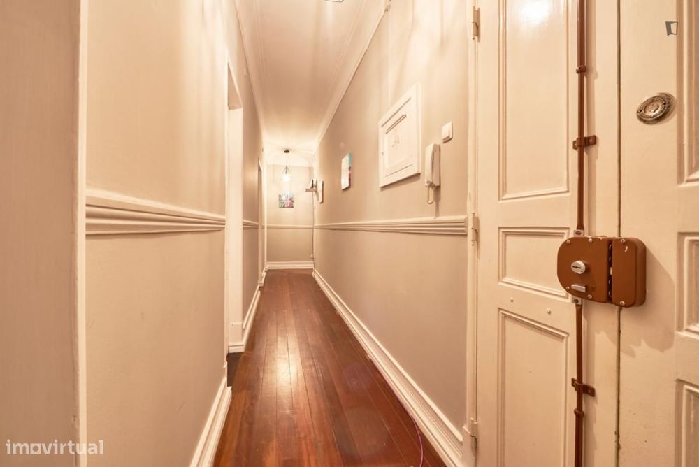 Quarto - localizado em Entrecampos Lisbon