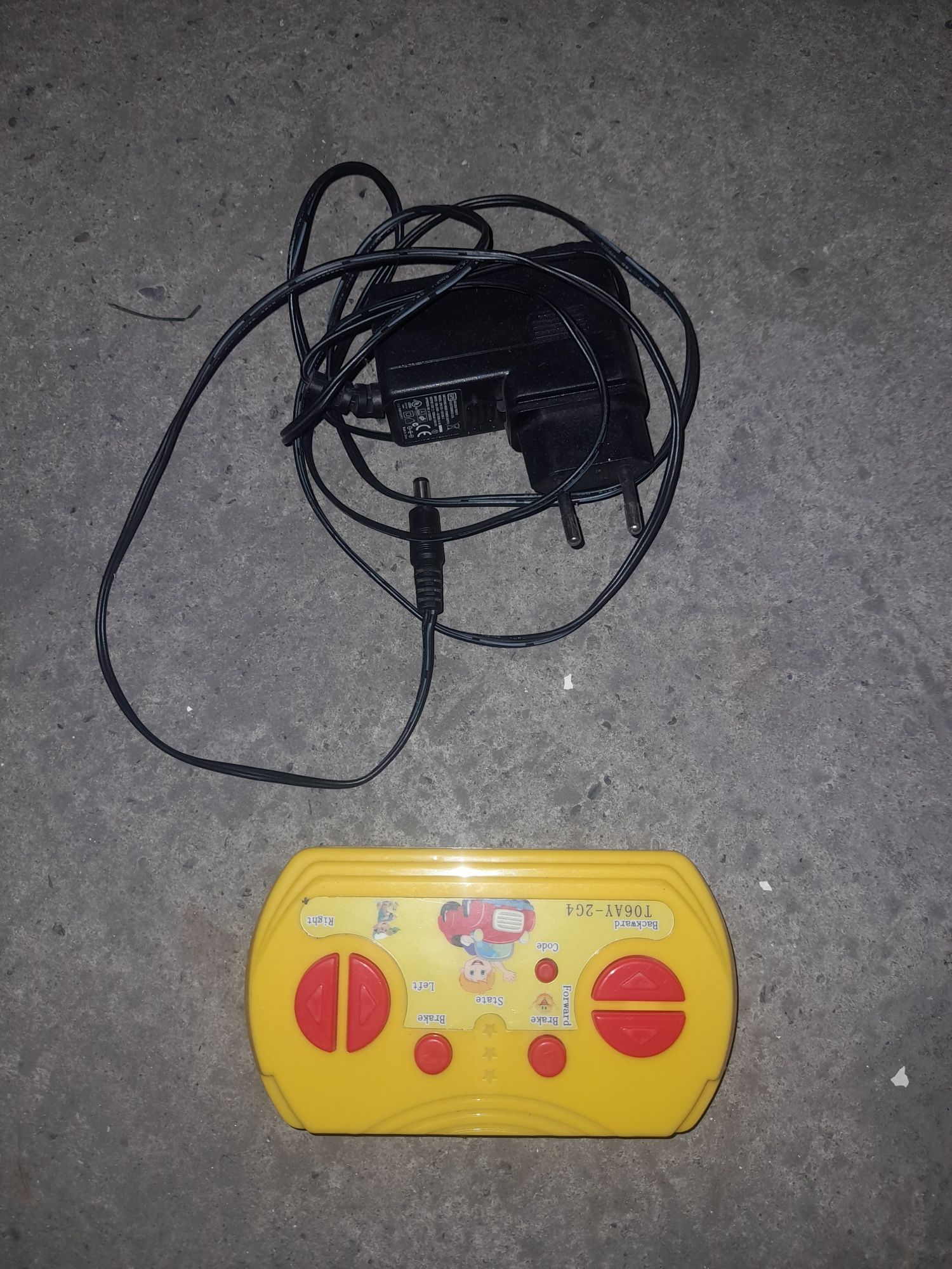 Samochod autko na akumulator z pilotem dla rodzica i ladowarka