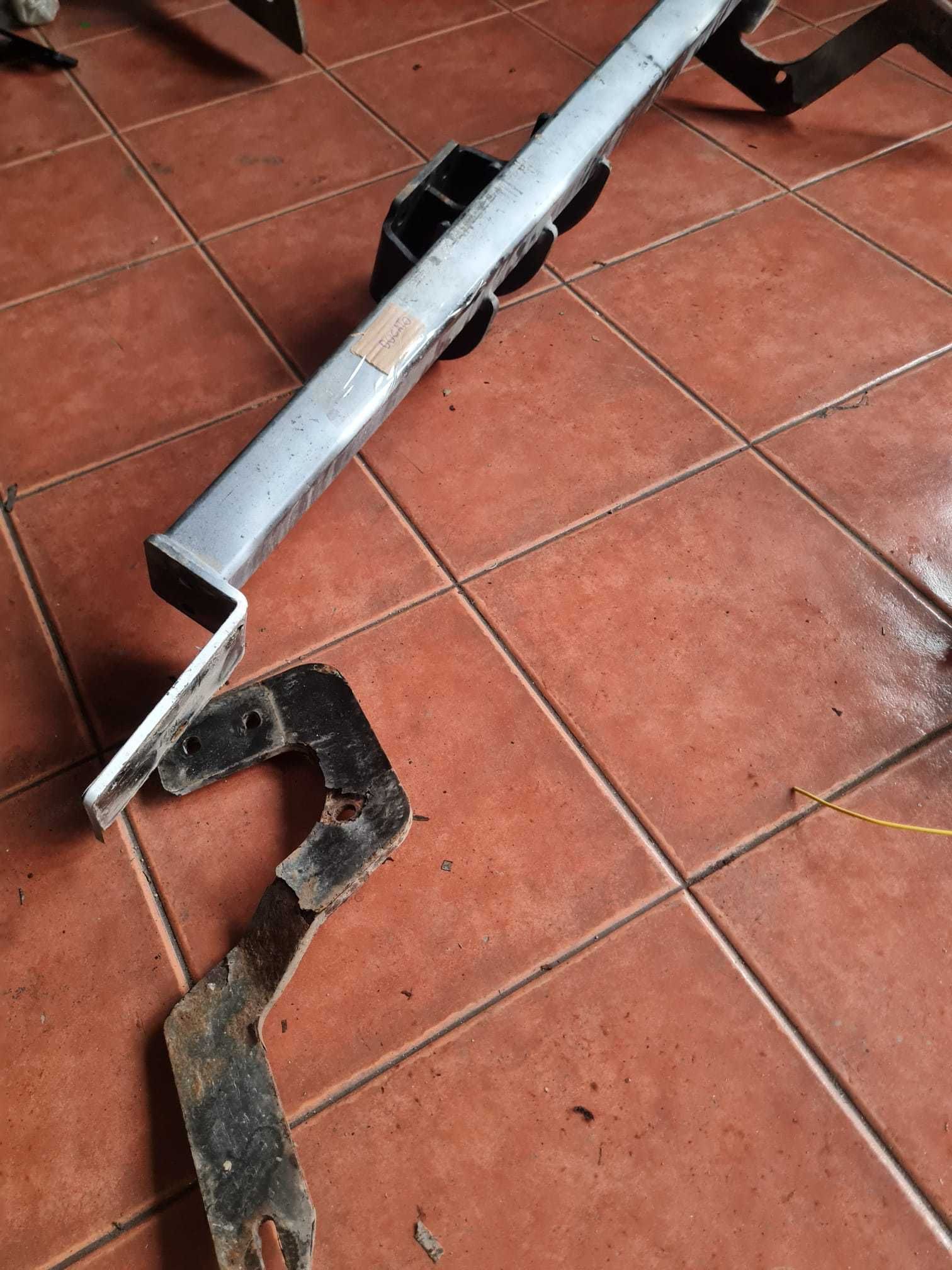 Gancho de reboque Renault Clio e Fiat Ducato