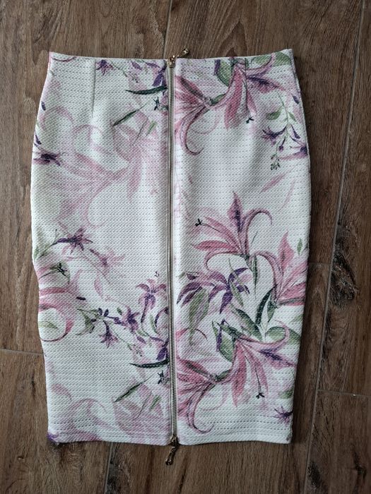 Spódnica damska ołówkowa wysoki stan w kwiaty Amisu New Yorker 38/M