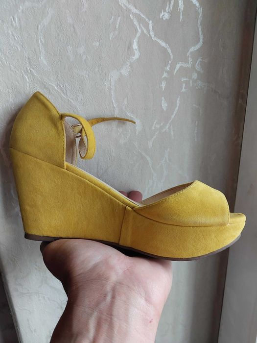 Продам цікаві жіночі туфлі