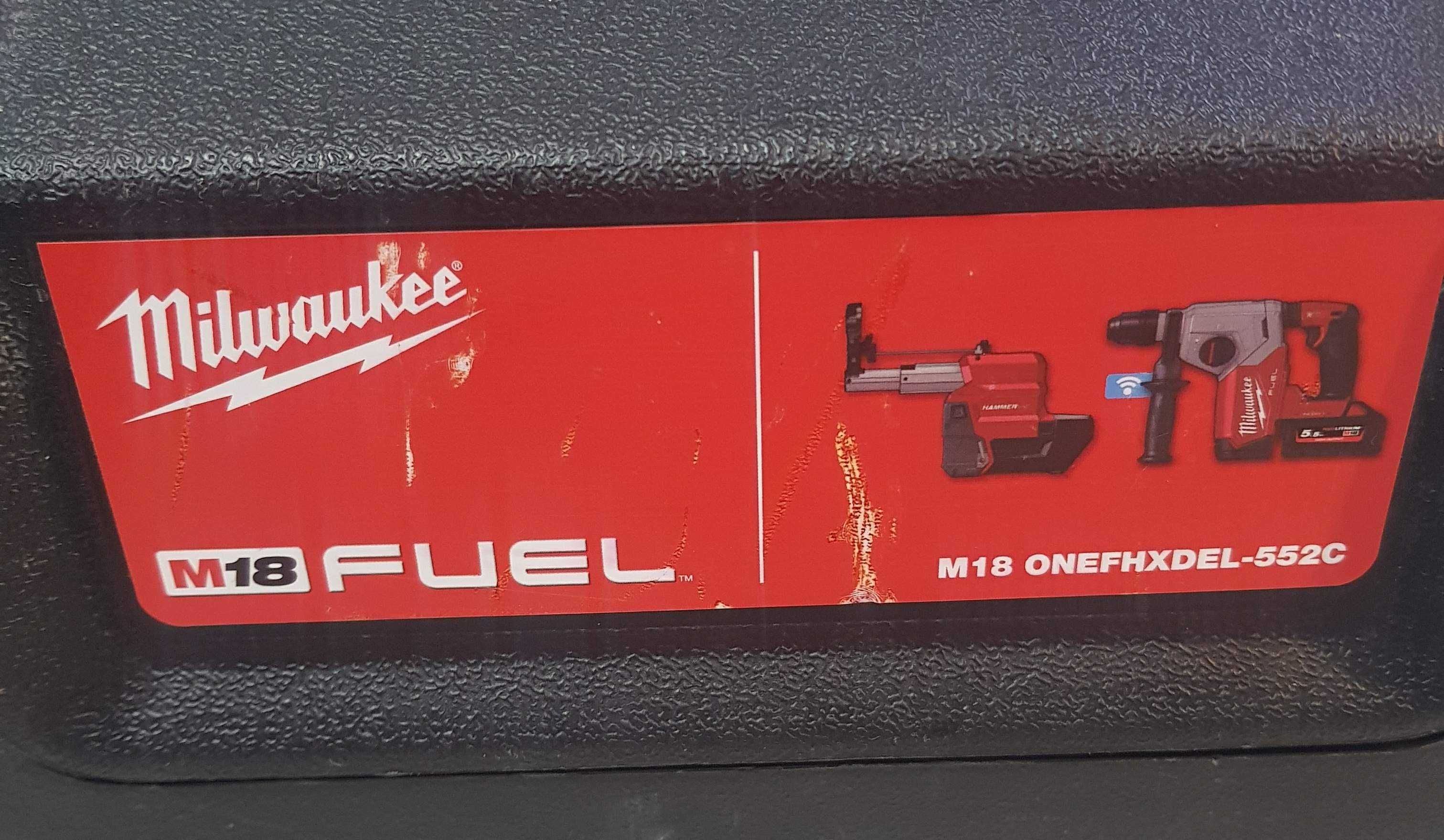 Młot Milwaukee SDS-PLUS z odsysaczem