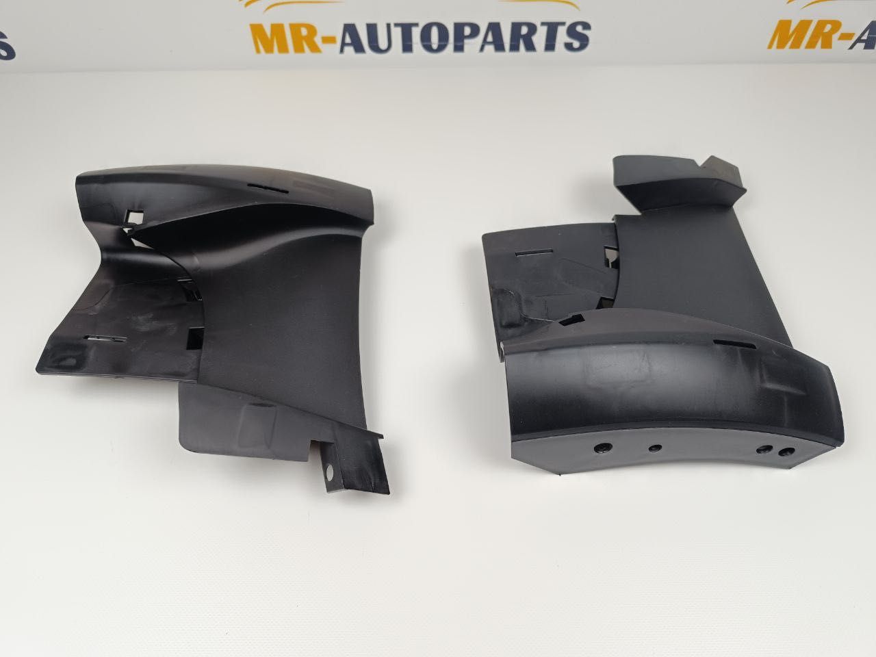 Повітропровід кріплення туманки Tesla M3 1084175-00-D 1084177-00-D