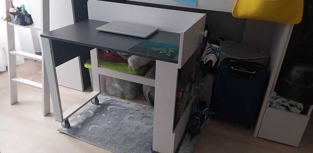 Świetne biurko vox