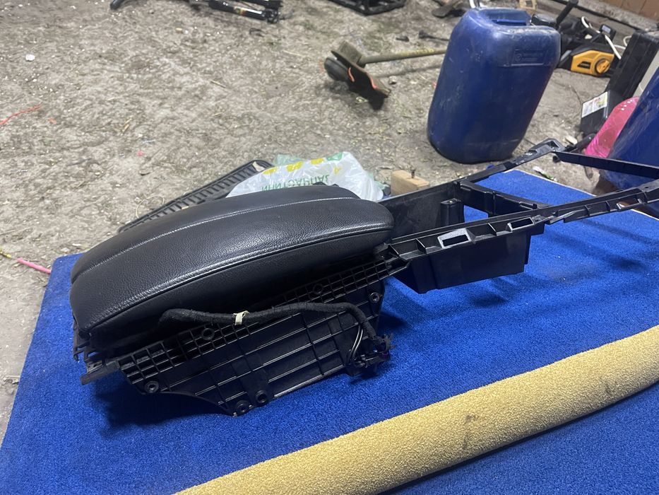 Подлокотник для BMW E70 2007-2013