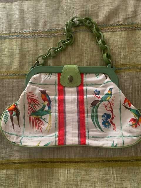 Vendo mala. Muito original.Nova de Tecido. Marca francesa.