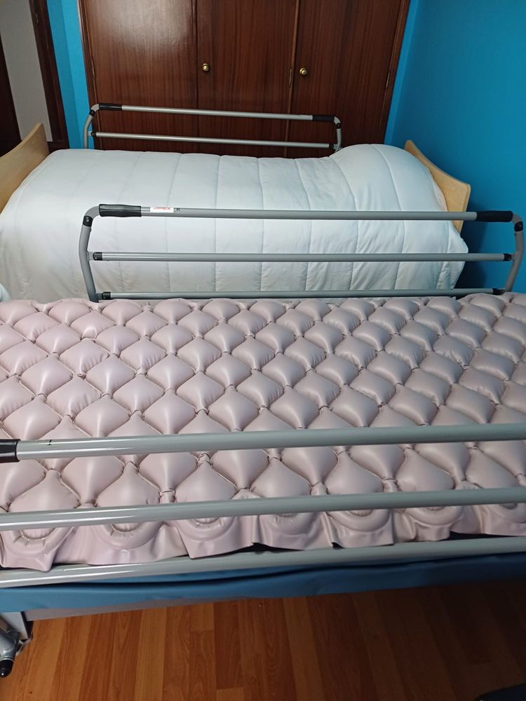 Cama articulada com colchão anti escaras