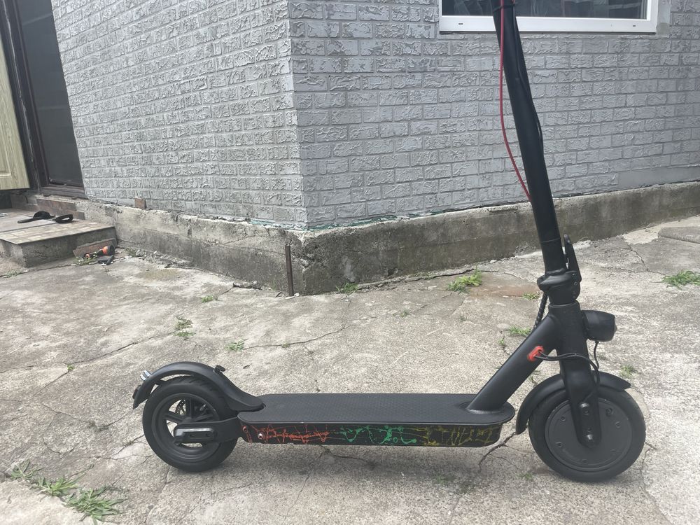 Продам самокат Crosser e9