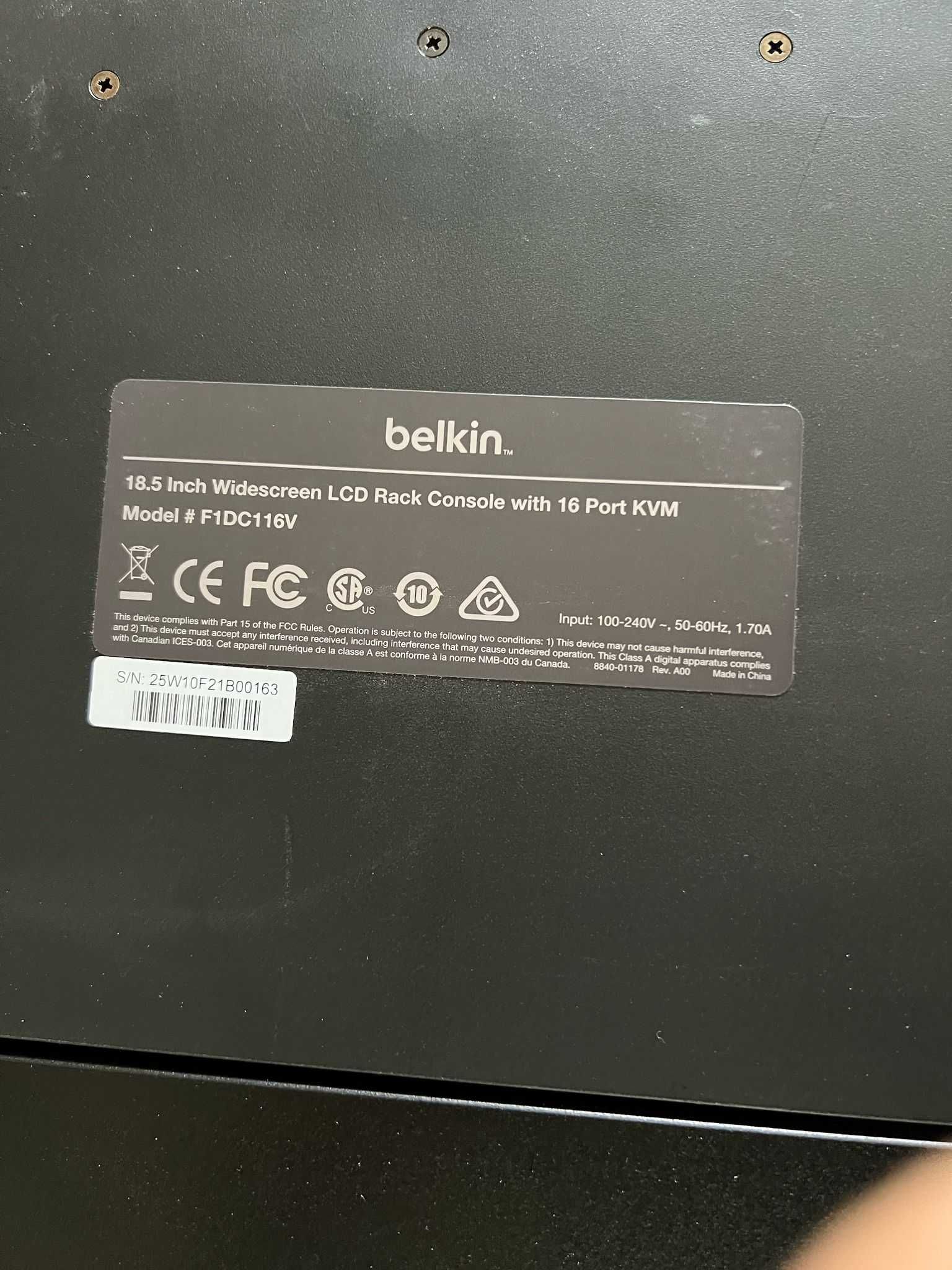 18.5" 1nch Widescreen LCD Rack  Console wich 16 port KVM,
