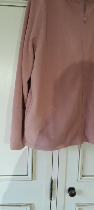 Casaco polar com bolsos