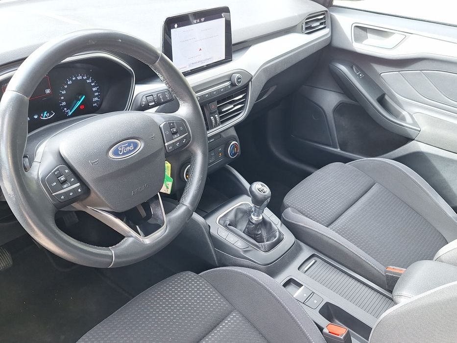 Recente poucos kms a um excelente preço, com garantia, aceito retoma,