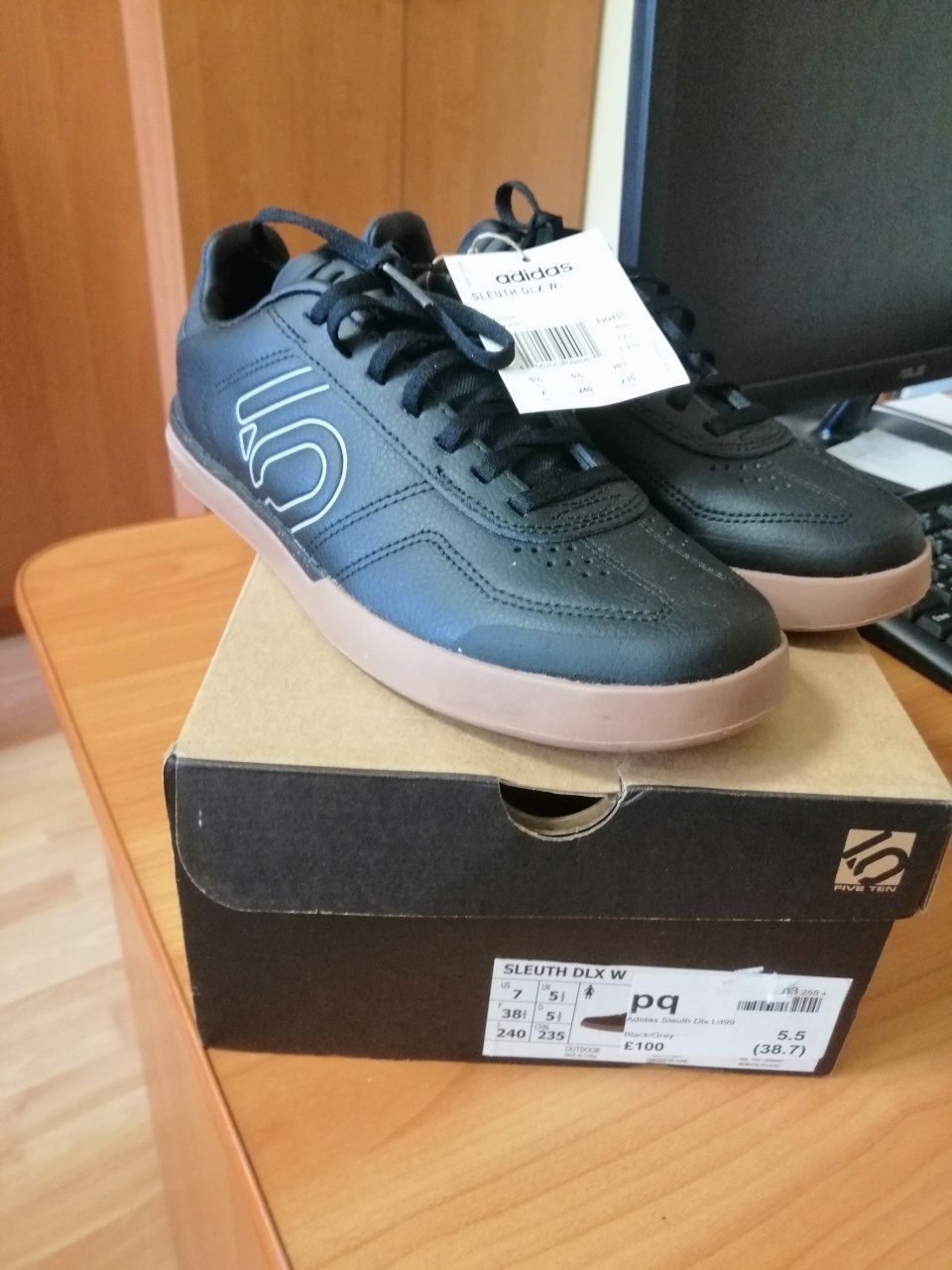 Нові чорні кросівки, кеди оригінал Adidas, розмір 38
