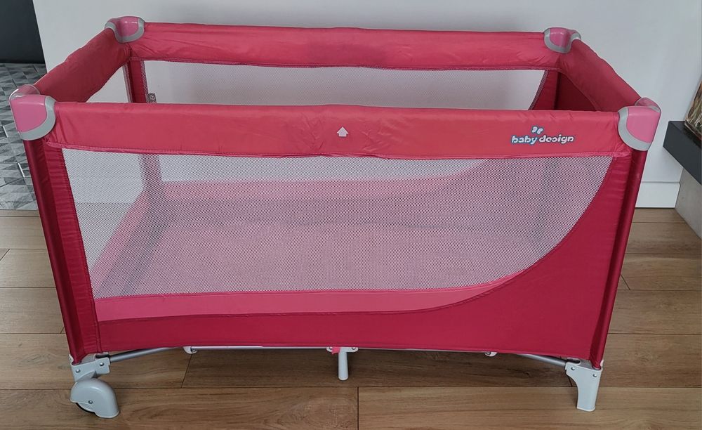 Łóżeczko turystyczne dla dzieci - BabyDesign (różowe)