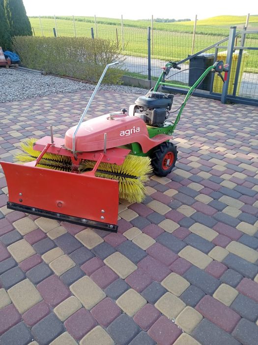 Zamiatarka odsniezarka Agria 7100