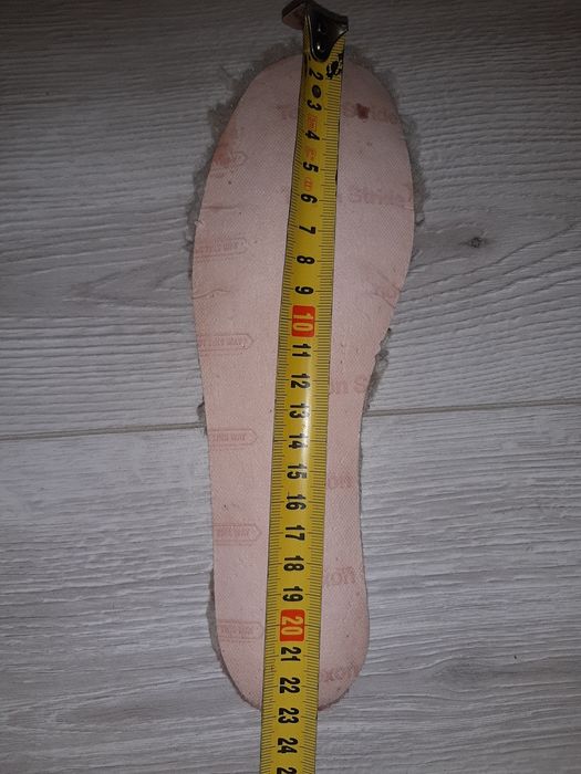 Продам зимние ботиночки женские