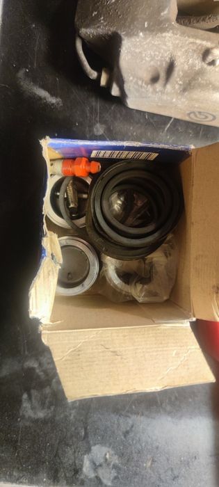 Swap hamulców Golf MK1 300 mm - Brembo 4 tłok + tylne zaciski Brembo