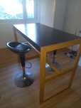 Mesa alta para cozinha com 2 cadeiras reguláveis