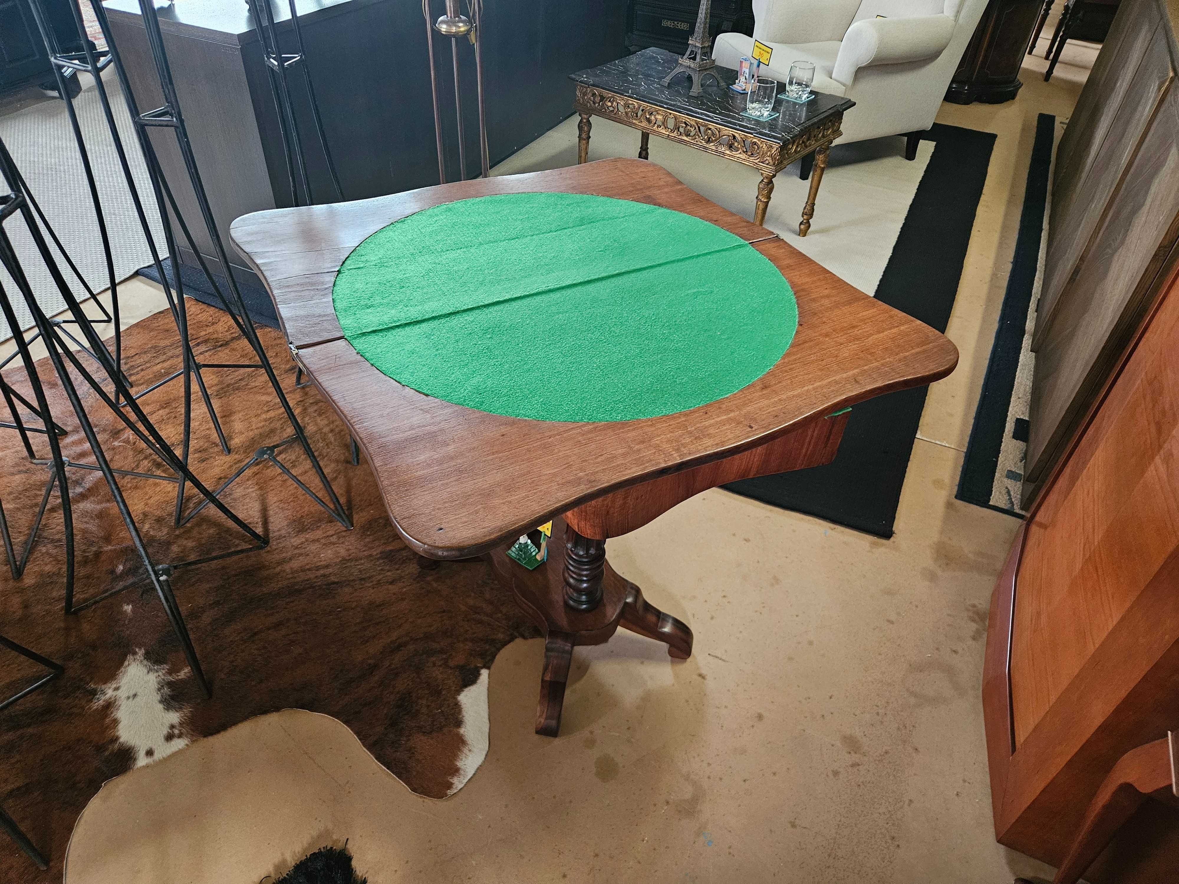 Mesa de jogo antiga totalmente restaurada