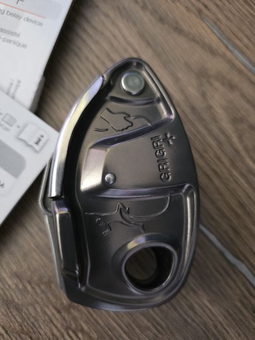 Zestaw Petzl Grigri+ oraz karabinek Freino