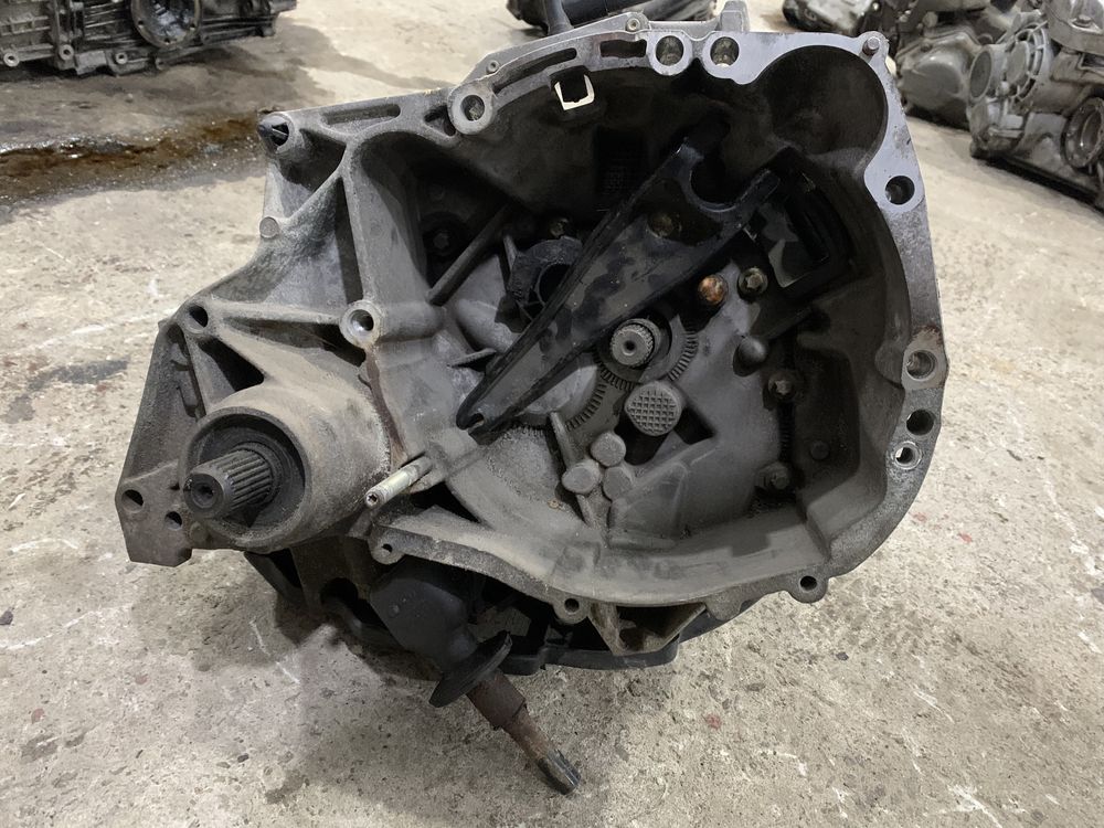 Коробка передач  Мкпп Renault Clio 2 gearbox. 1.2