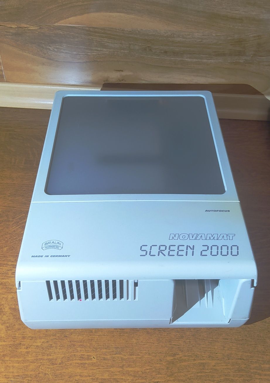 Projektor rzutnik slajdów Braun Novamat Screen2000 Ekran z autofokusem