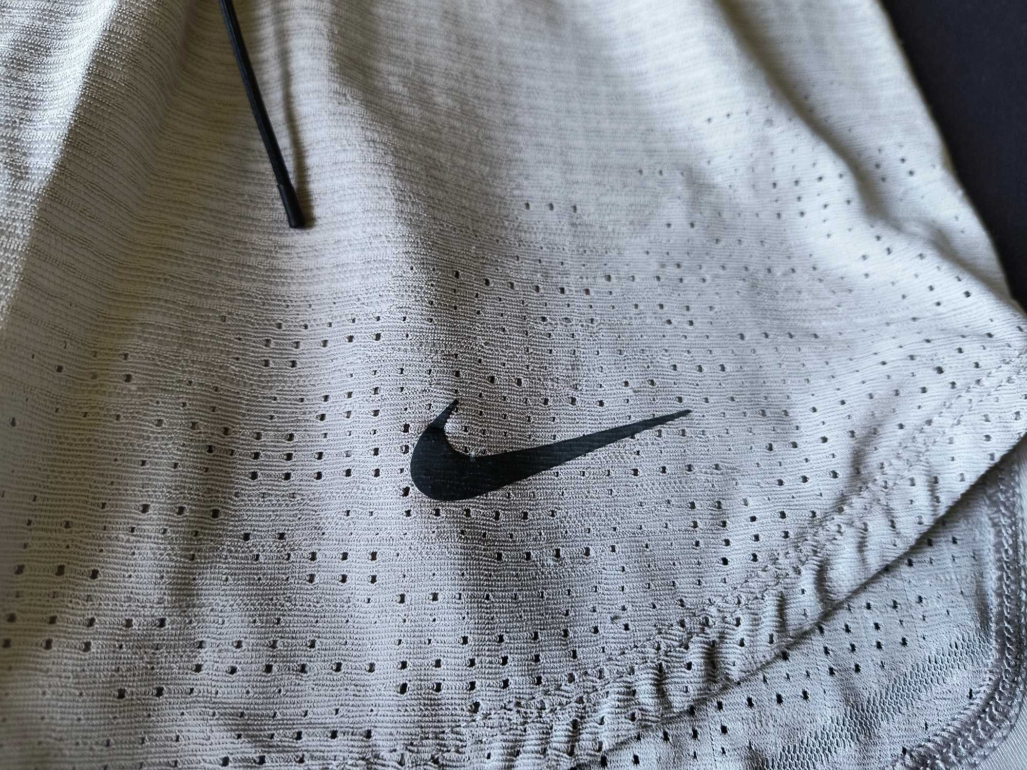 Бігові шорти чоловічі Nike Dri-FIT Run Division, Розмір S